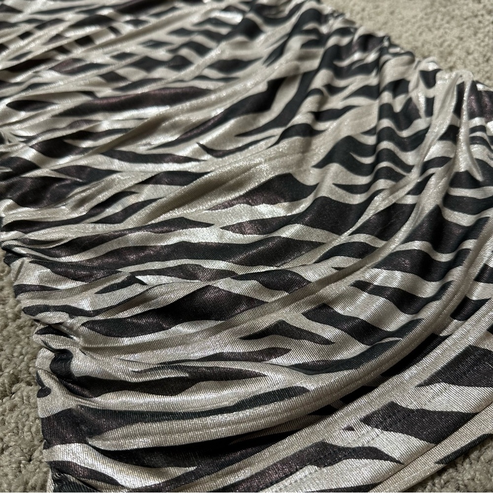 Vintage Forever 21 Metallic Y2K Zebra Stripes Strapless Ruched Tube Top, Medium - Picture 4 of 10